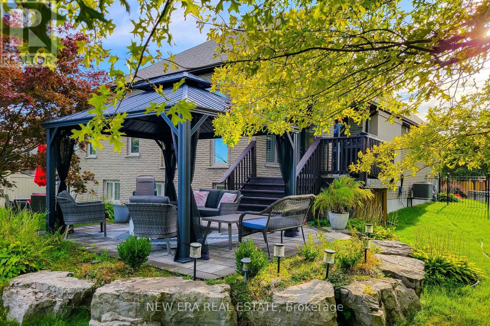24 CARMICHAEL CRESCENT - 5
