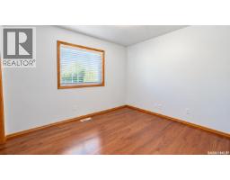 2pc Bathroom - 717 31st Street W, Saskatoon, SK S7L0R5 Photo 10