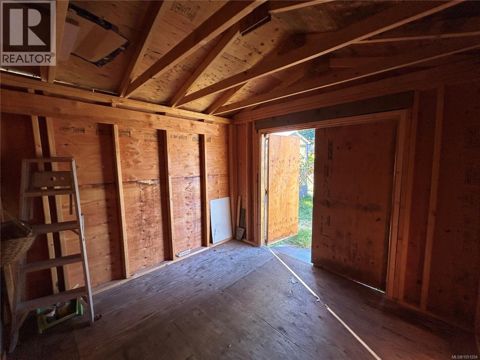 #11 1630 Croation Rd - Image 25
