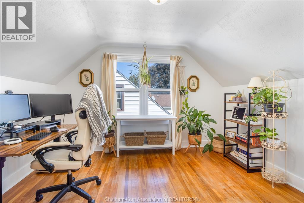 32 KERR AVENUE - 21