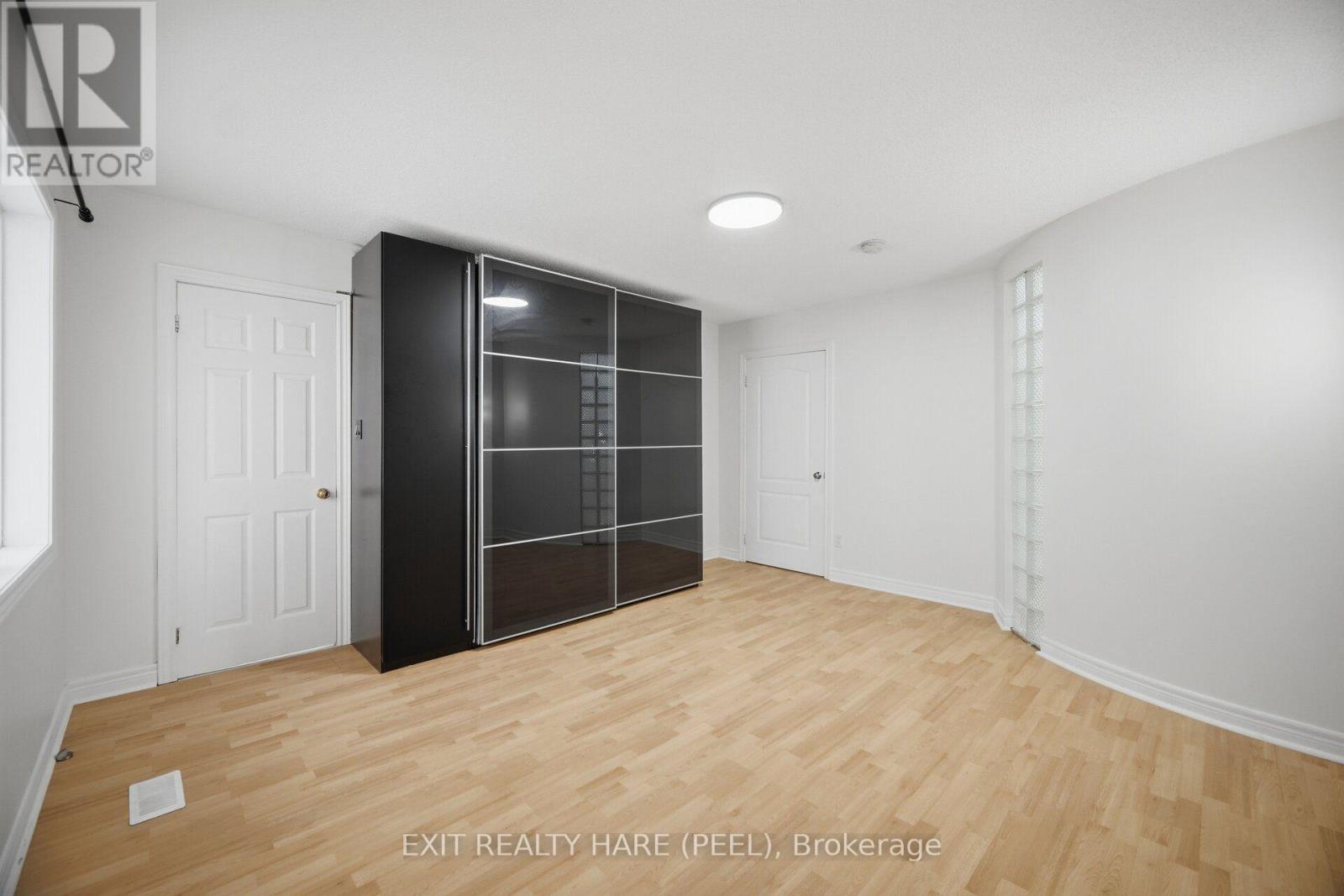 7698 Kipling Avenue — photo 27