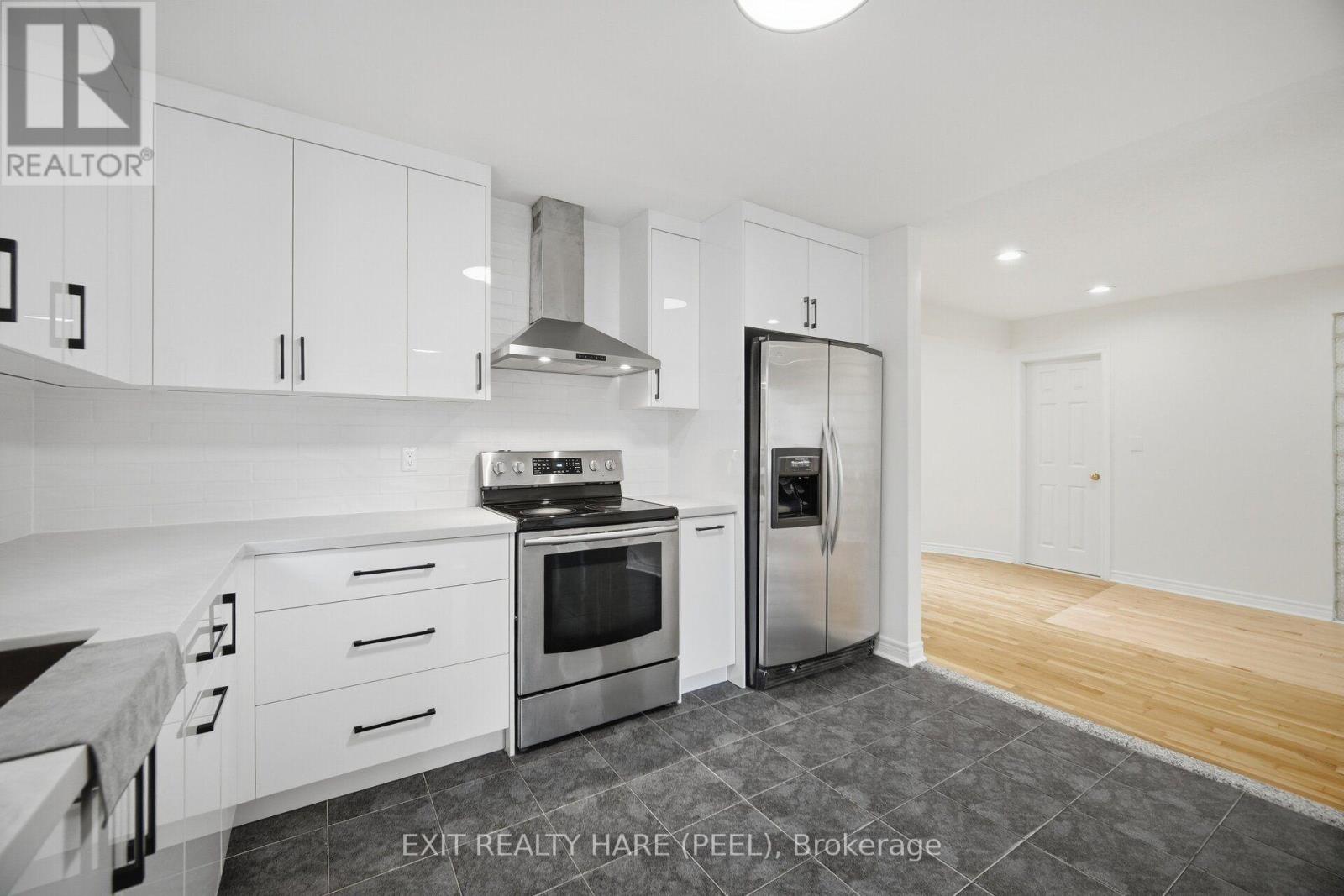 7698 Kipling Avenue — photo 20