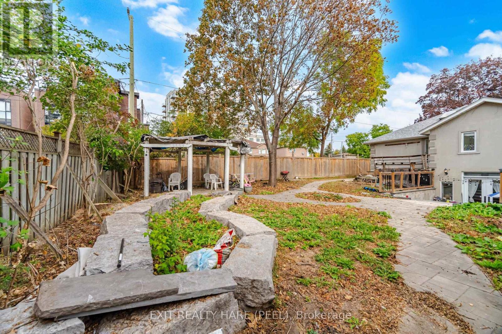 7698 Kipling Avenue — photo 38