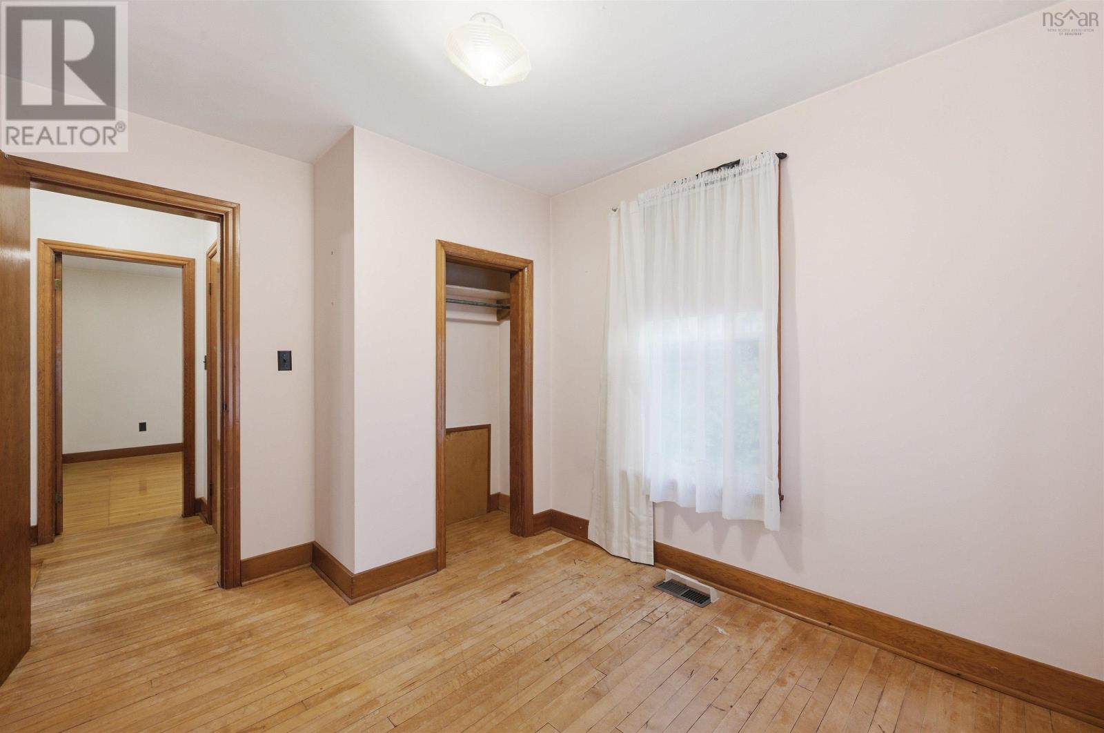 4 Holland Avenue - 13