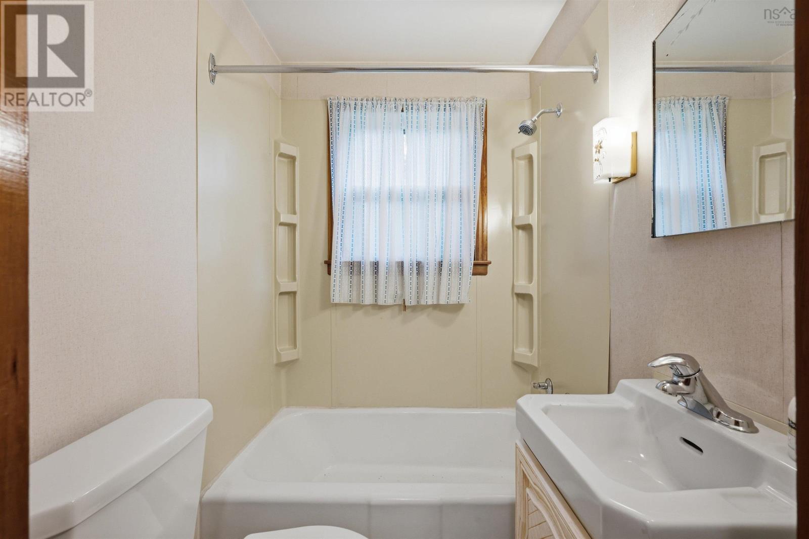 4 Holland Avenue - Image 15