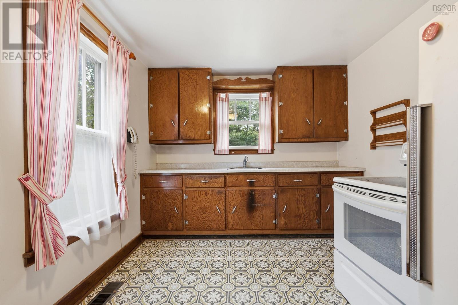 4 Holland Avenue - 7