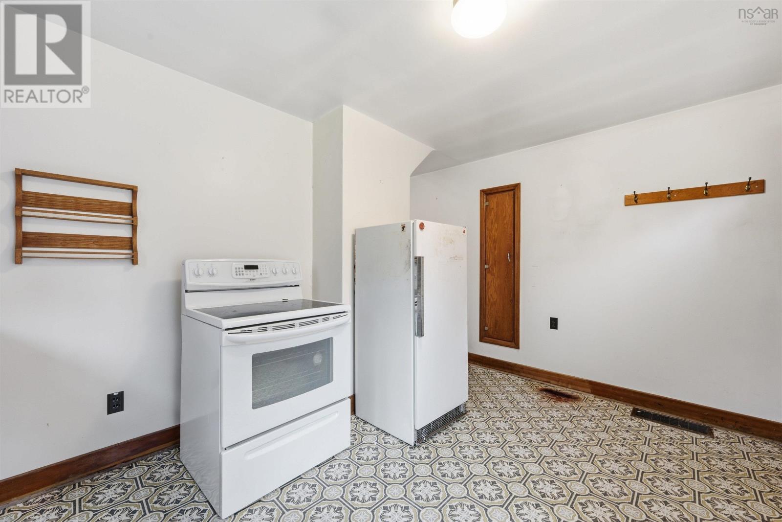 4 Holland Avenue - 8