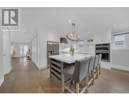 Living room - 33 Madawaska Avenue, Toronto, ON M2M2R1 Photo 8