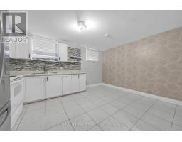33 Madawaska Avenue, Toronto, ON M2M2R1 Photo 39