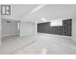 33 Madawaska Avenue, Toronto, ON M2M2R1 Photo 42