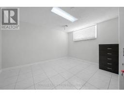 33 Madawaska Avenue, Toronto, ON M2M2R1 Photo 41