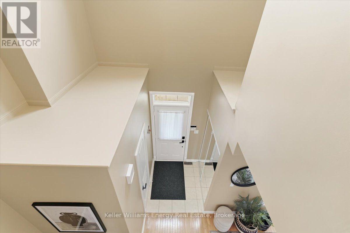 27 DENT STREET - 19