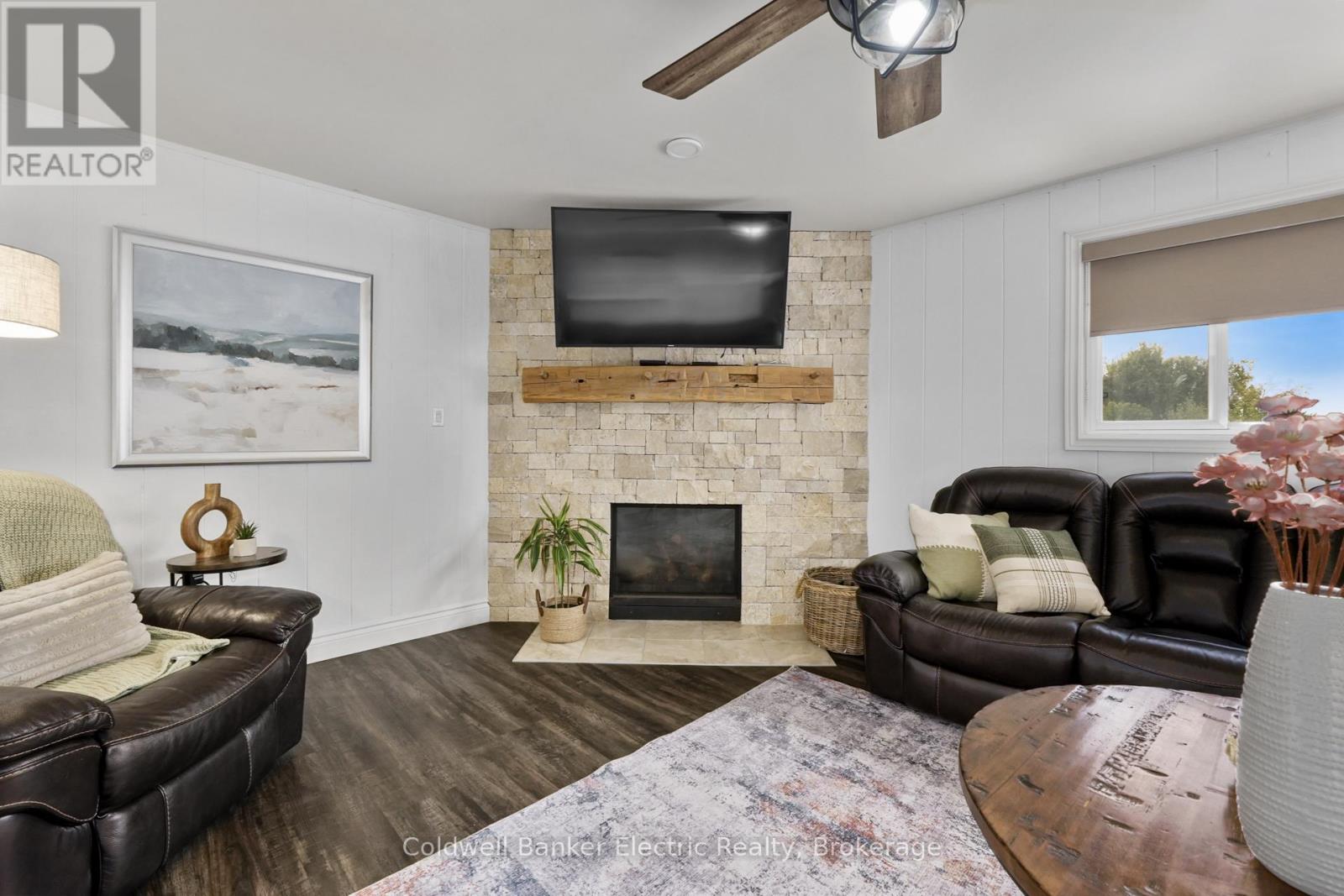 1305 HOLDEN ROAD - 19
