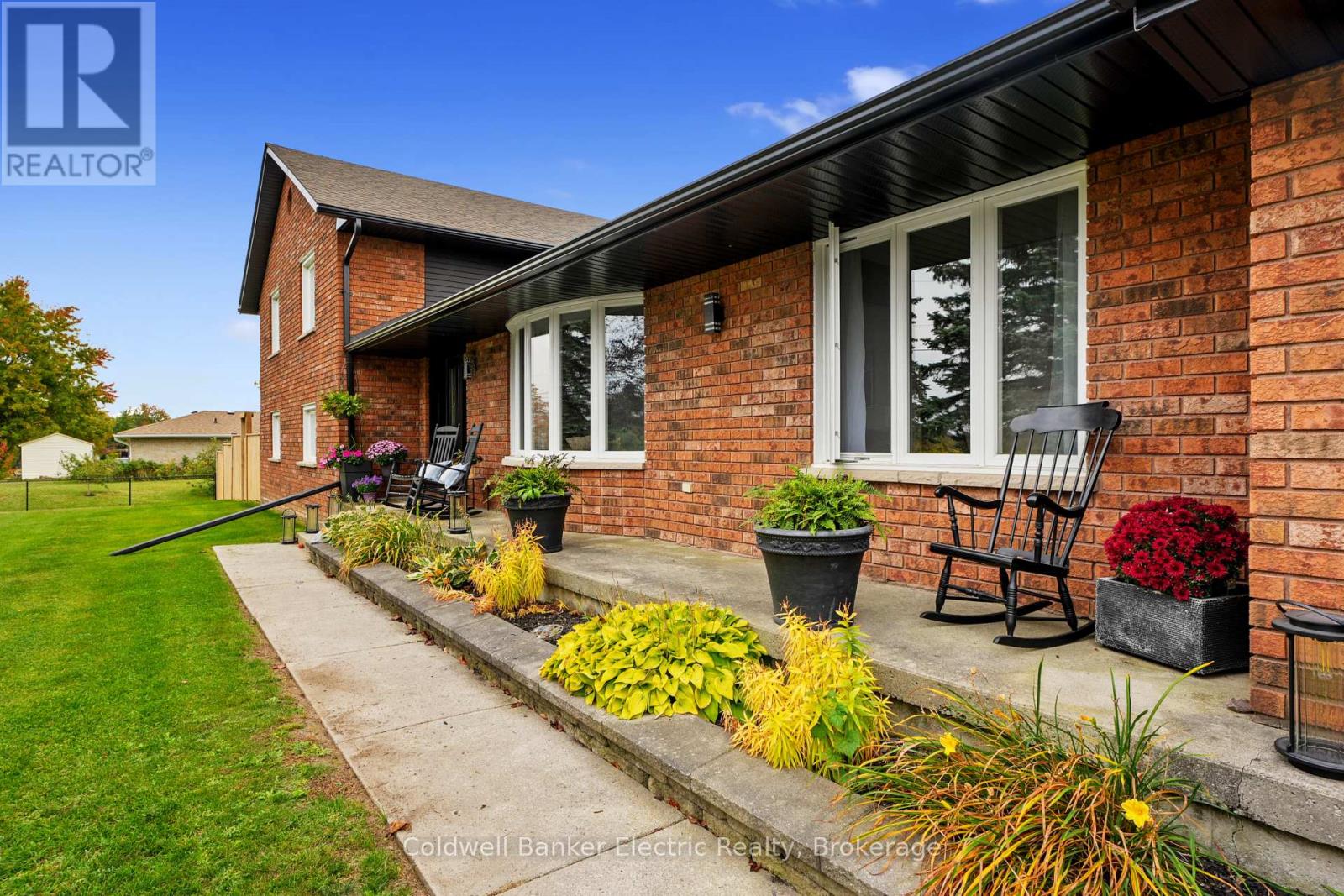 1305 HOLDEN ROAD - 2