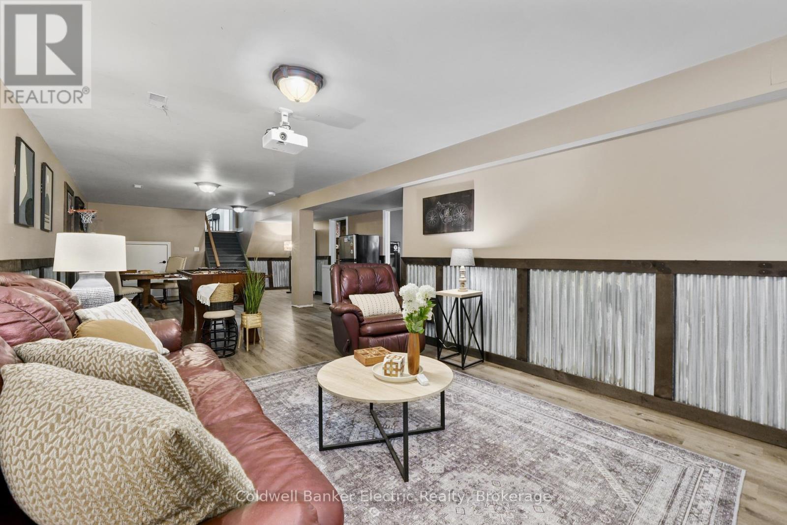 1305 HOLDEN ROAD - 29