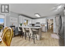 Eating area - 1305 Holden Road, Selwyn, ON K0L1H0 Photo 10