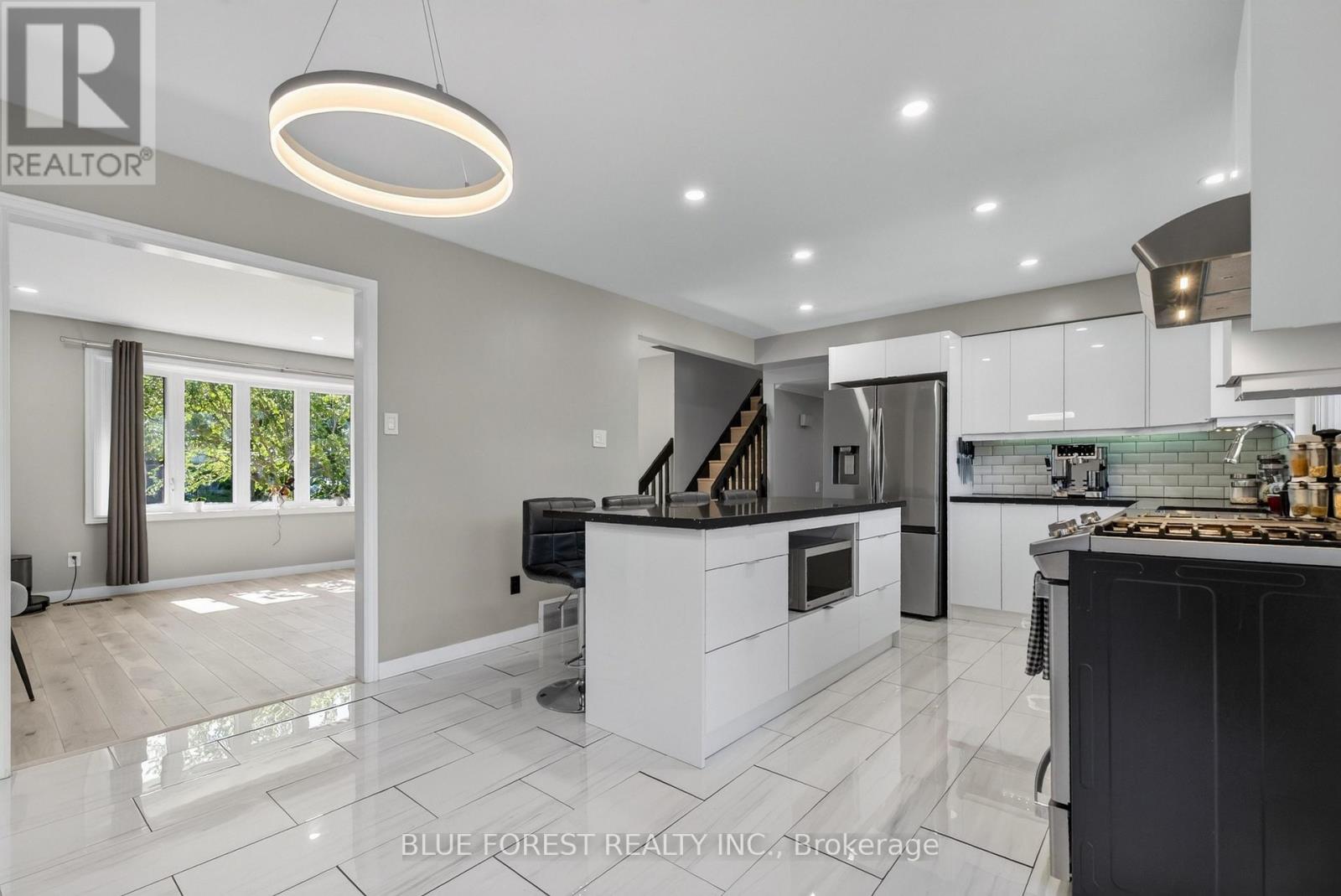 32 MEADOWVIEW ROAD - 10