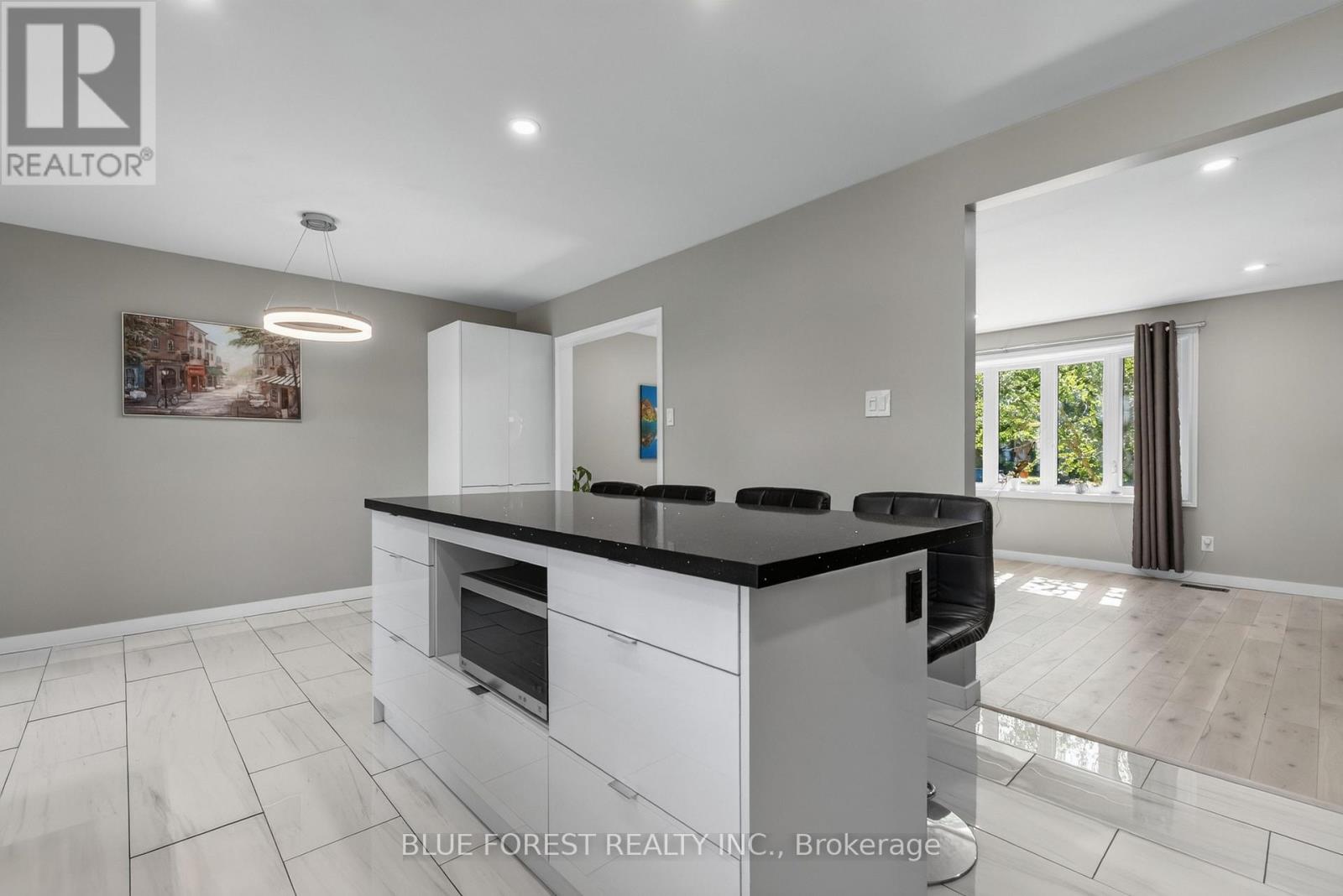 32 MEADOWVIEW ROAD - 12