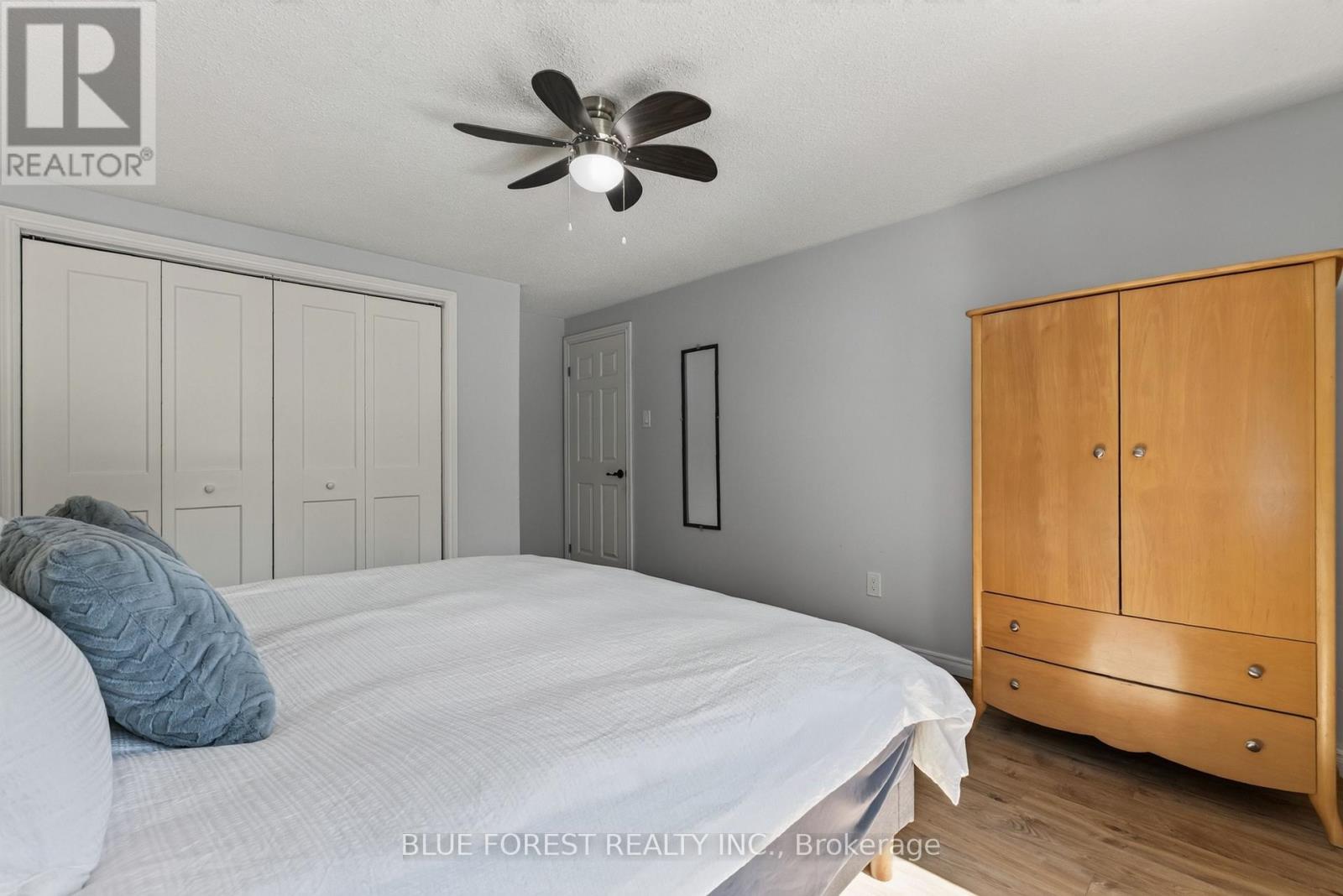 32 MEADOWVIEW ROAD - 19