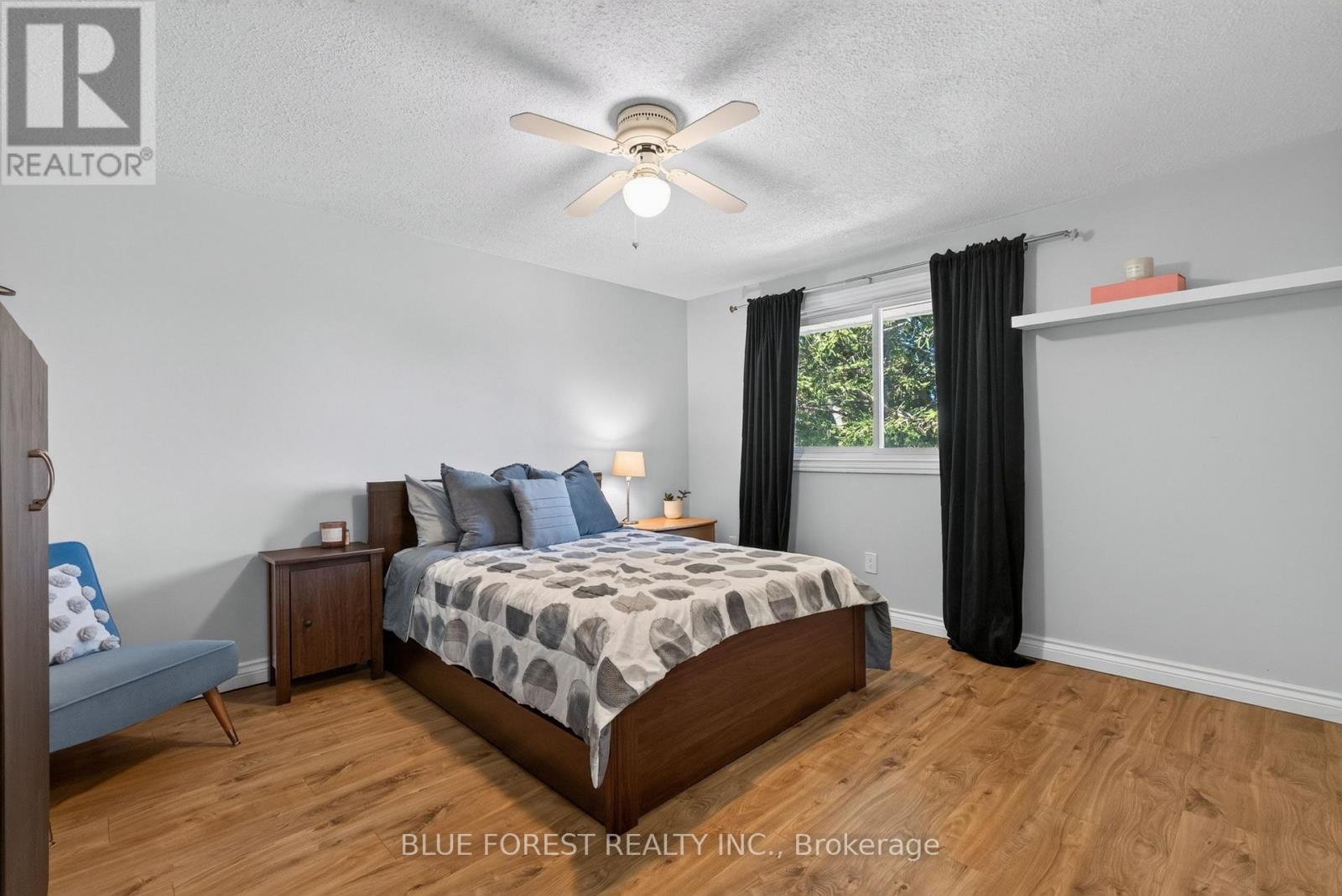 32 MEADOWVIEW ROAD - 22