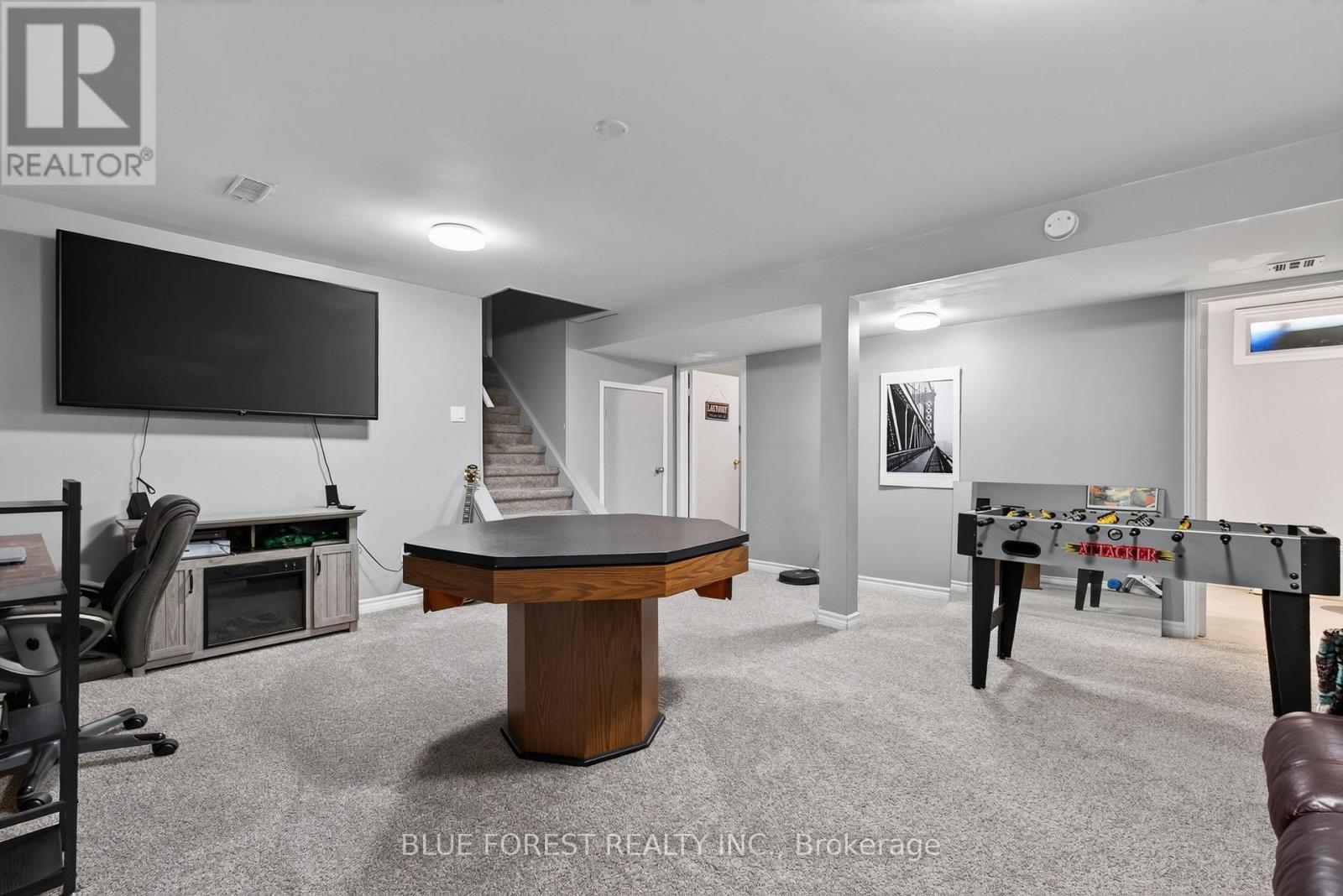 32 MEADOWVIEW ROAD - 27