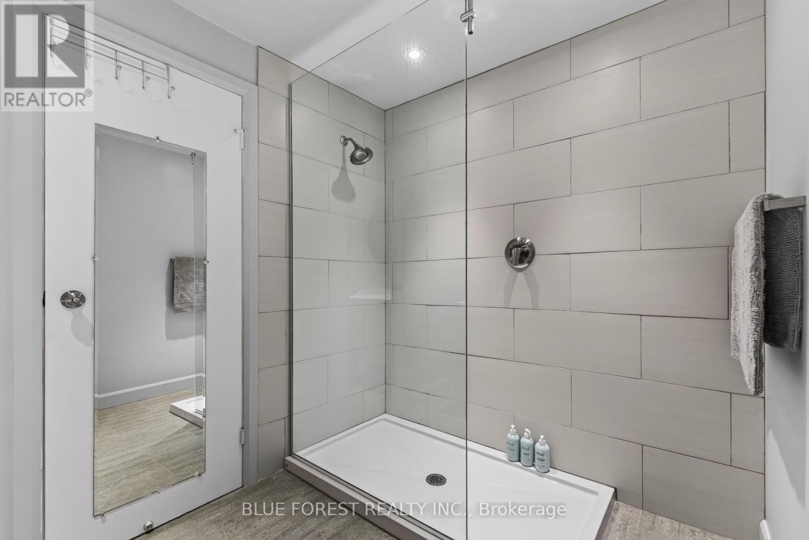 32 MEADOWVIEW ROAD - Image 29