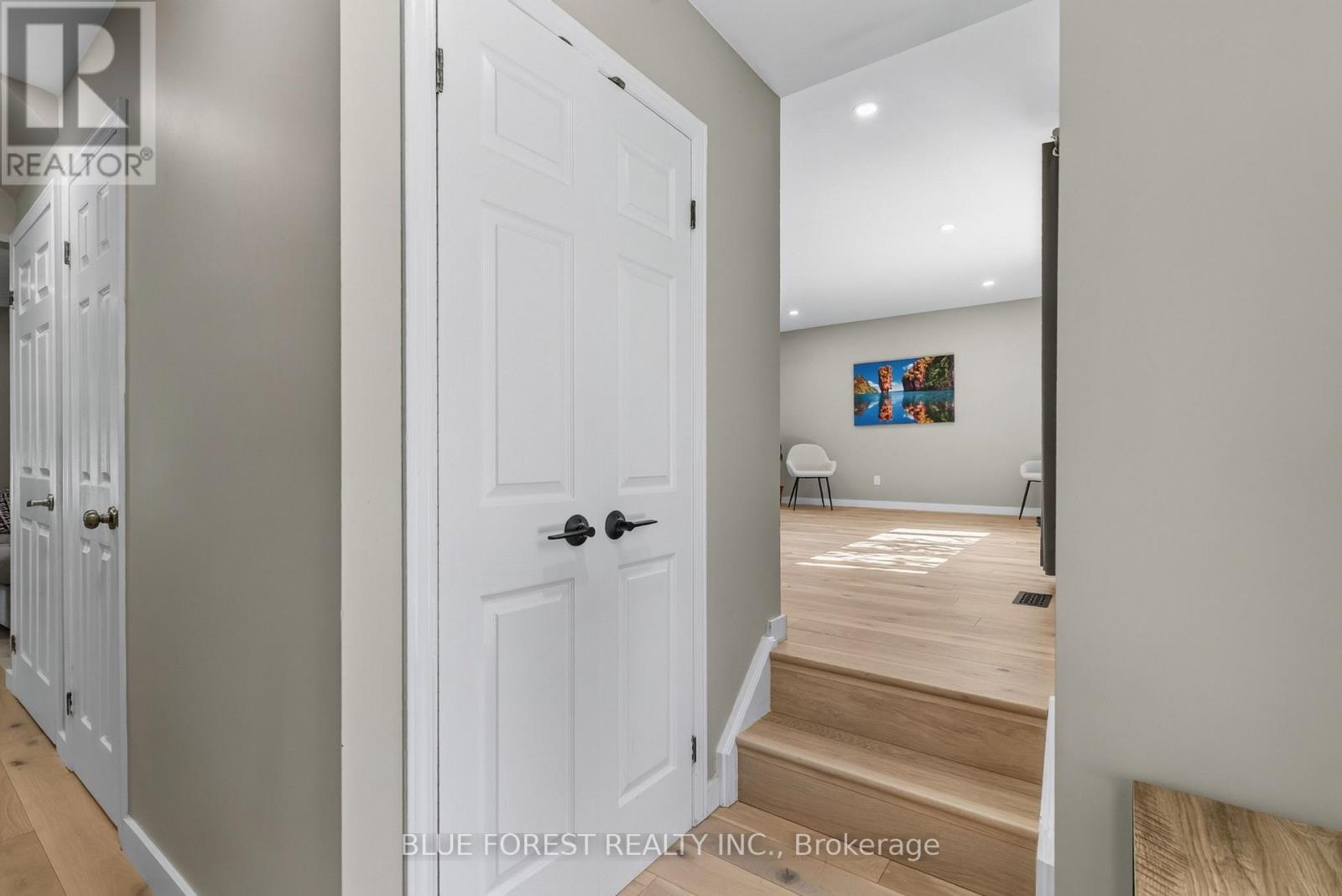 32 MEADOWVIEW ROAD - 3