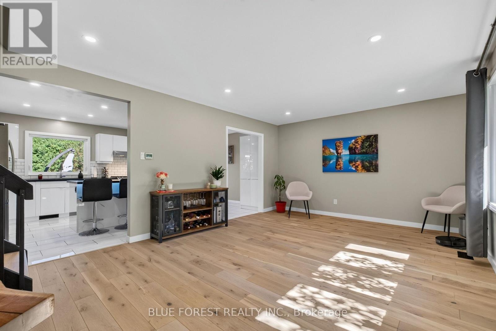 32 MEADOWVIEW ROAD - 4