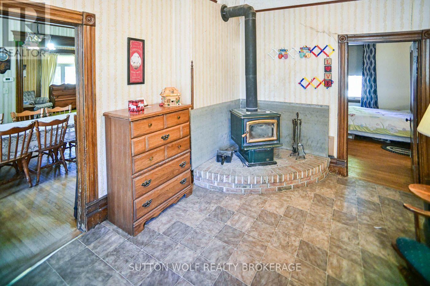 351 ALBERT STREET - 32