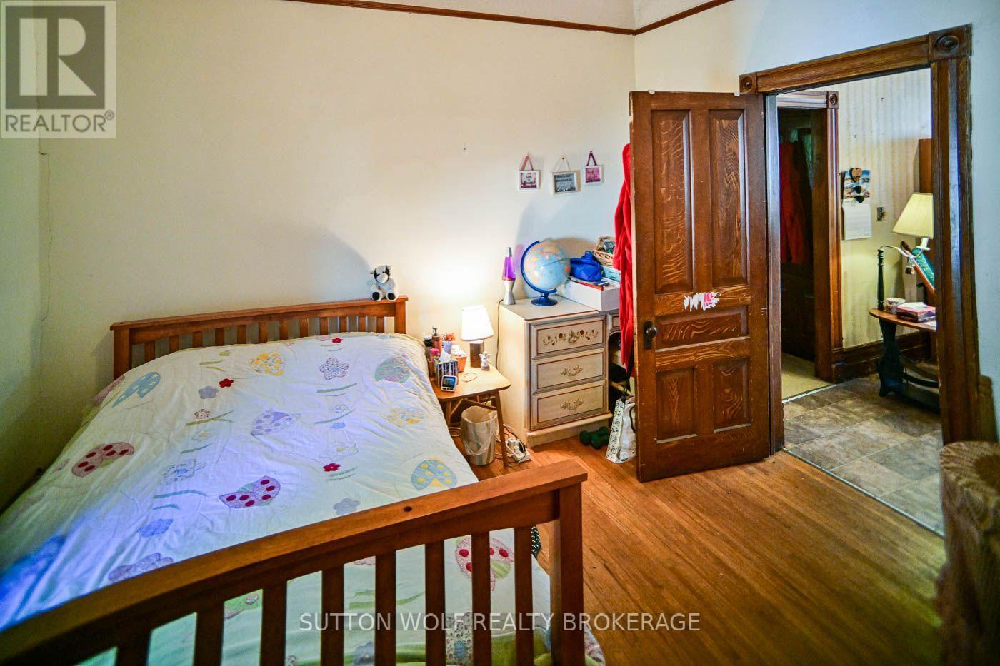 351 ALBERT STREET - 37