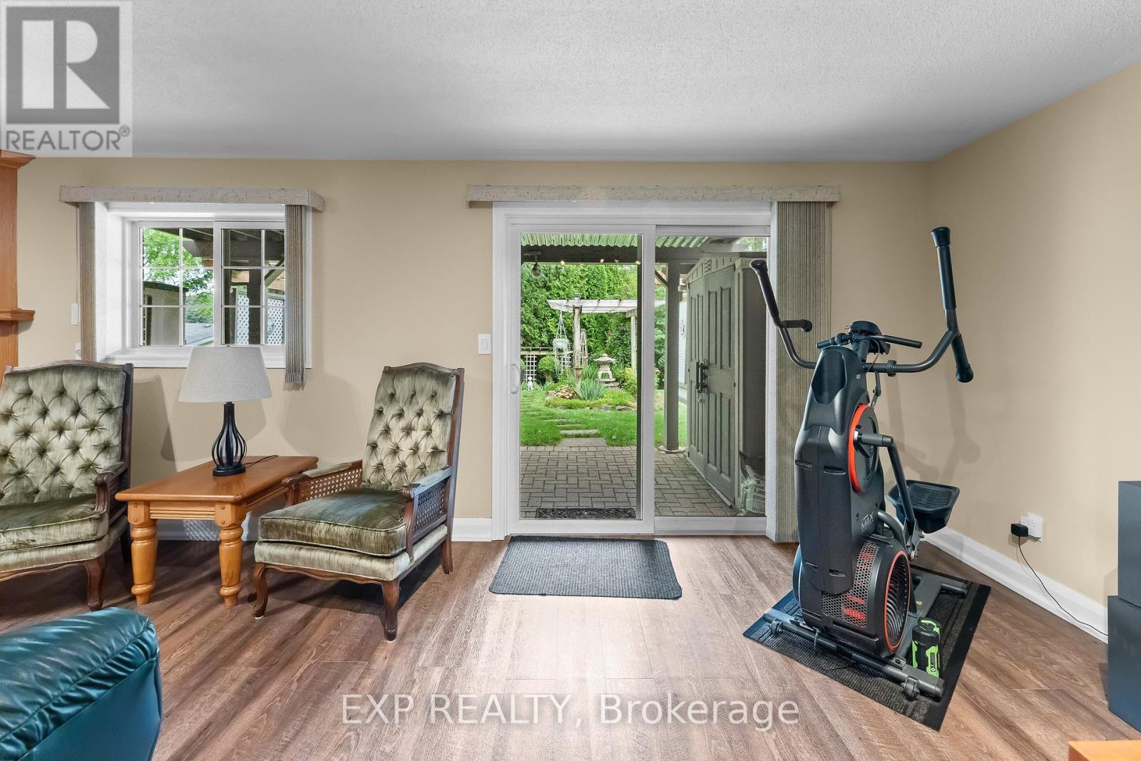 9 KINSMAN COURT S - 25