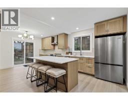 Kitchen - 2416 14 Avenue Nw, Calgary, AB T2N1M8 Photo 12