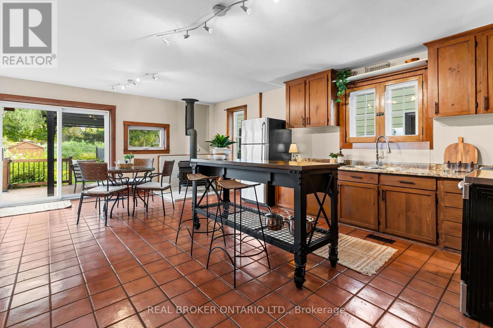 14 VICTORIA AVENUE - 18
