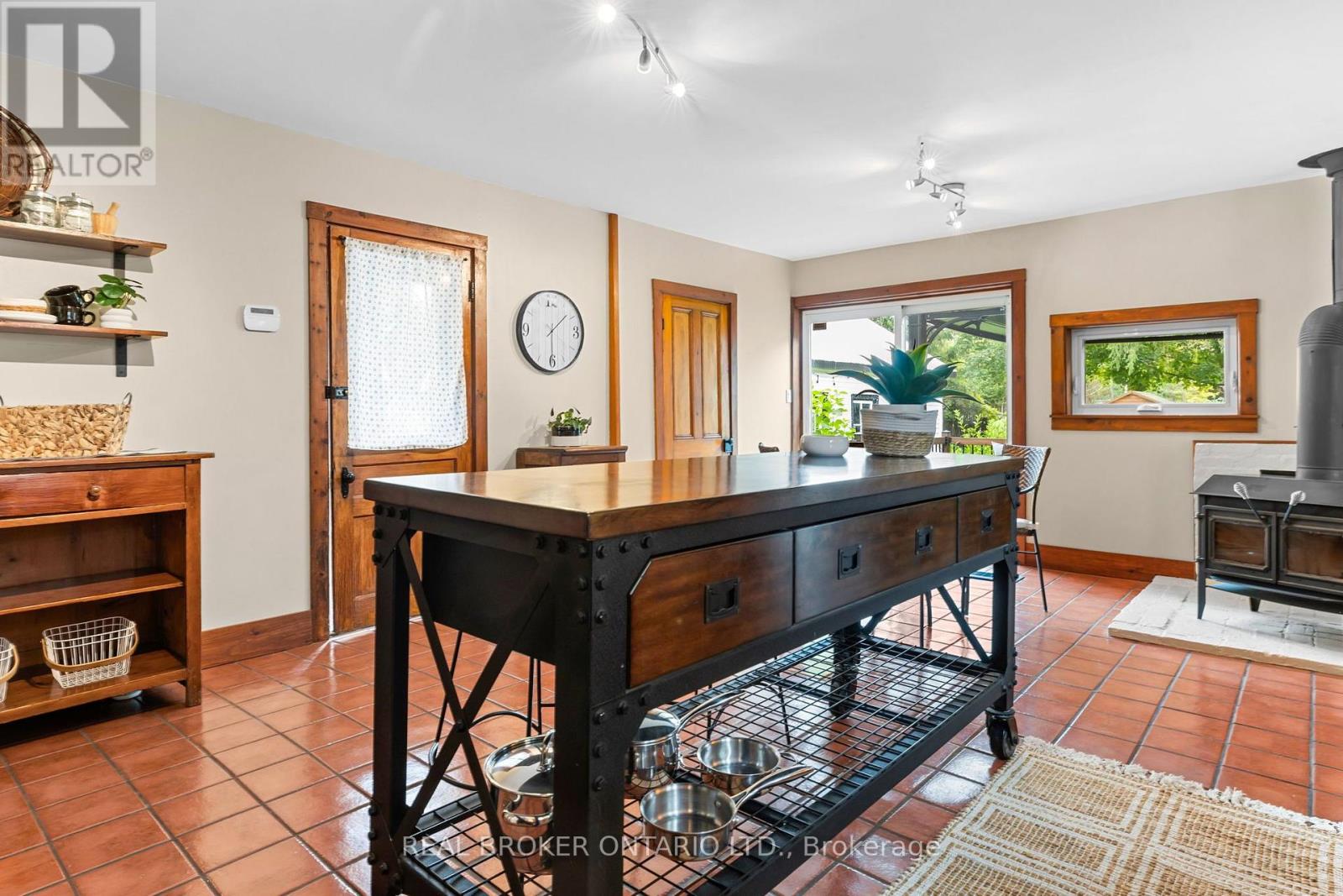14 VICTORIA AVENUE - 22
