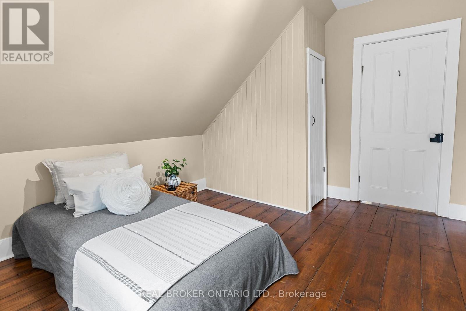 14 VICTORIA AVENUE - 25