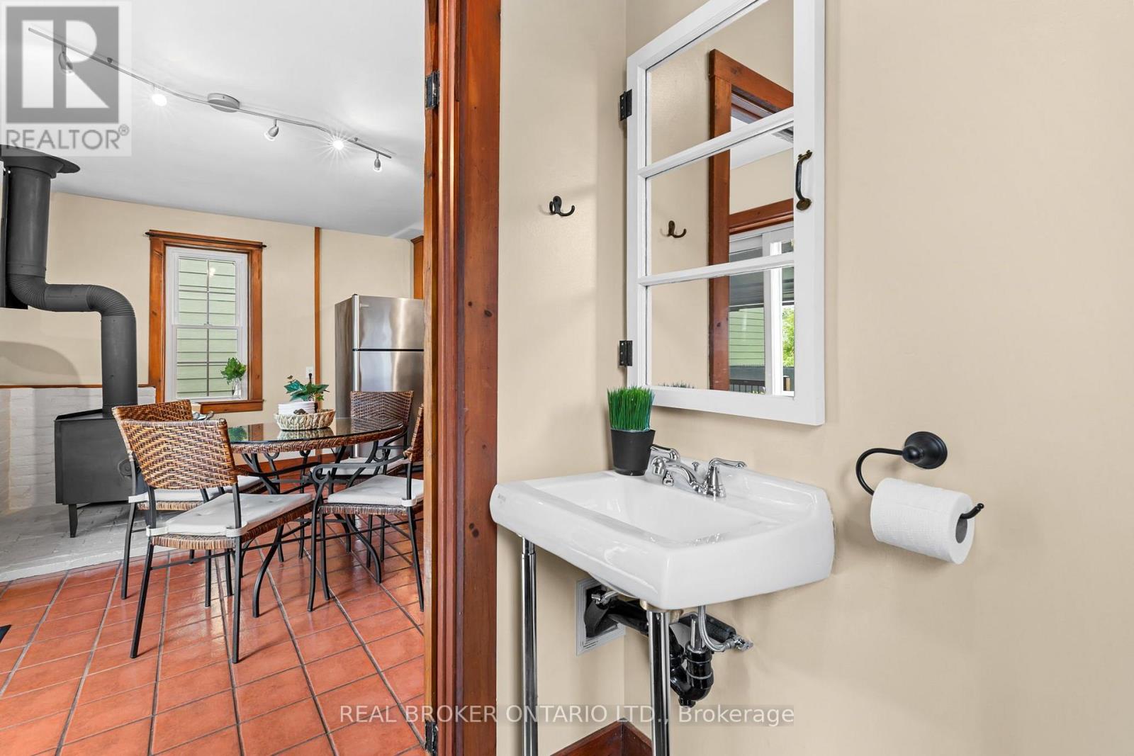 14 VICTORIA AVENUE - 31