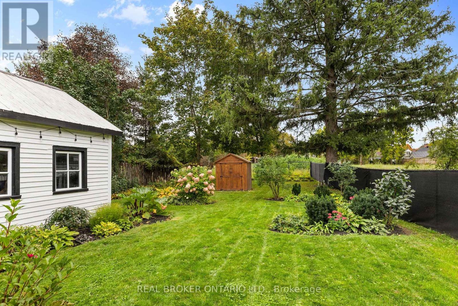 14 VICTORIA AVENUE - 36