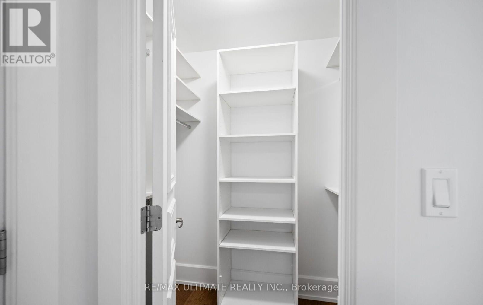 #303C 662 SHEPPARD AVENUE - Image 35