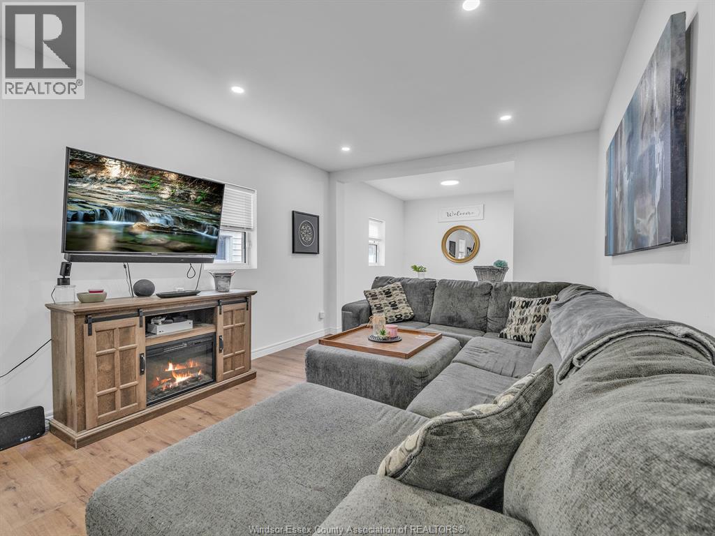 431 WELLINGTON - 11