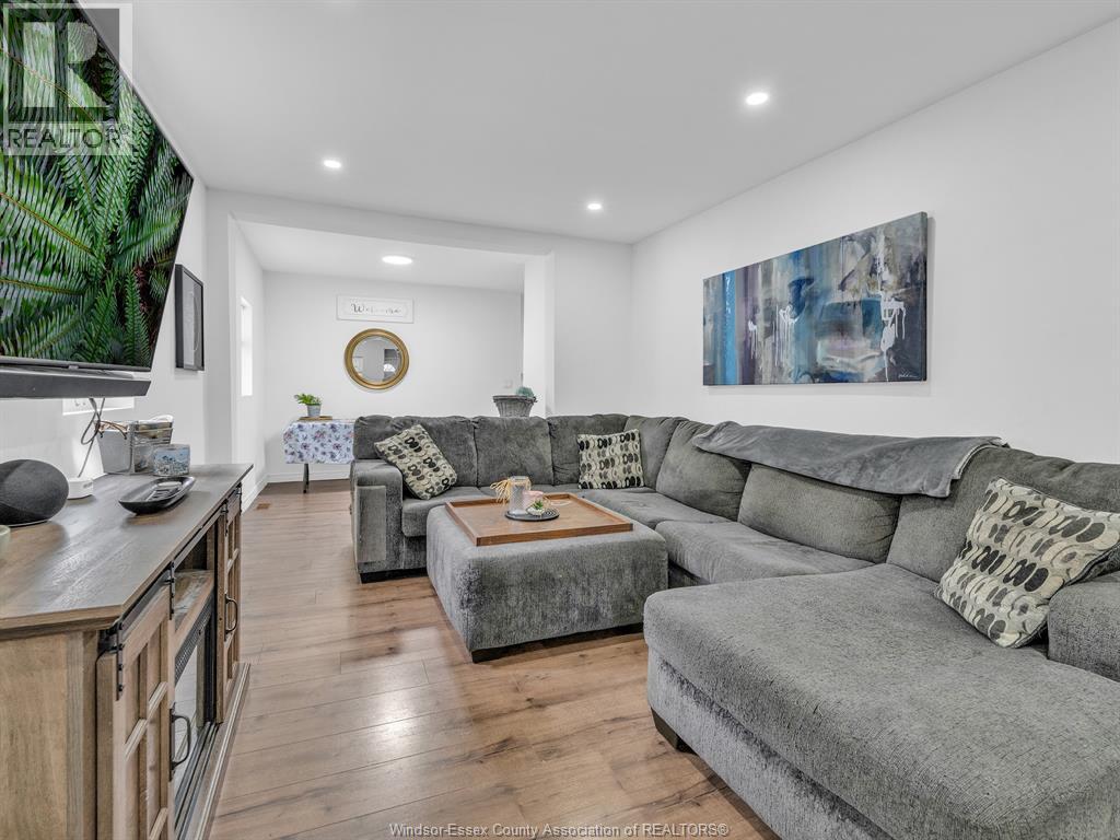 431 WELLINGTON - 12