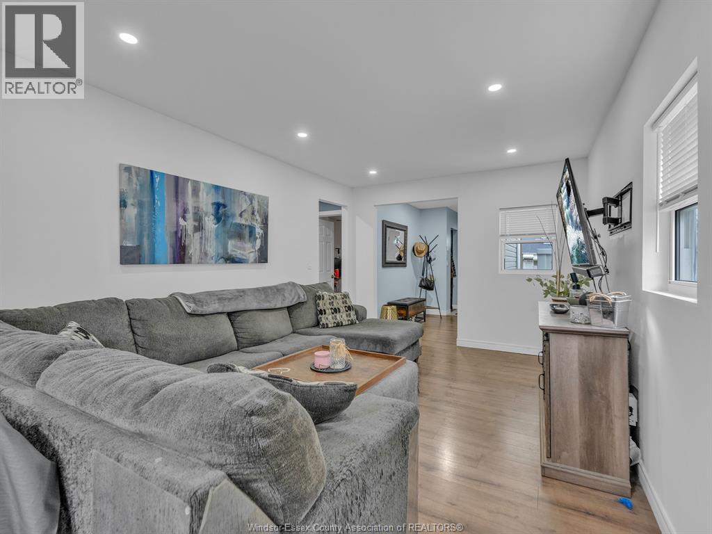 431 WELLINGTON - 13