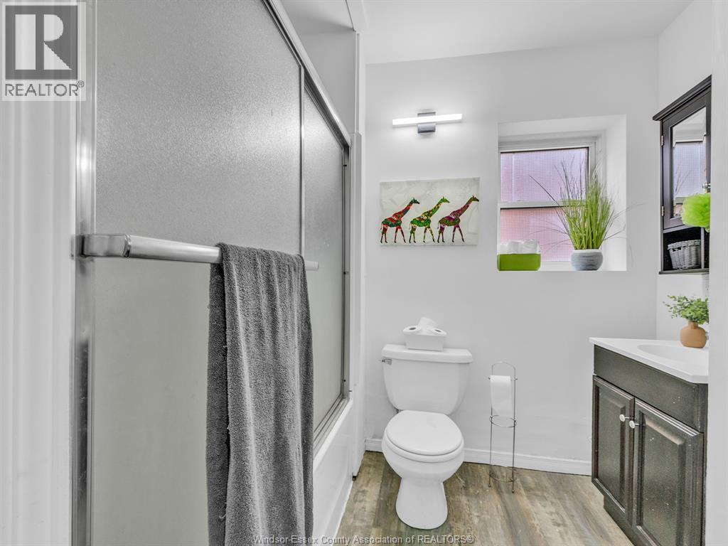 431 WELLINGTON - Image 23