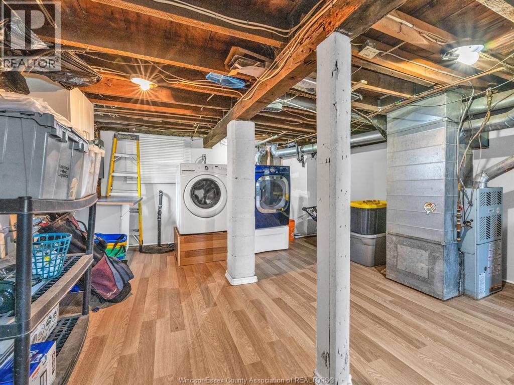 431 WELLINGTON - Image 31