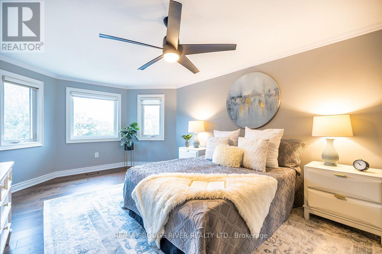 37 WYNDFIELD CRESCENT - 22