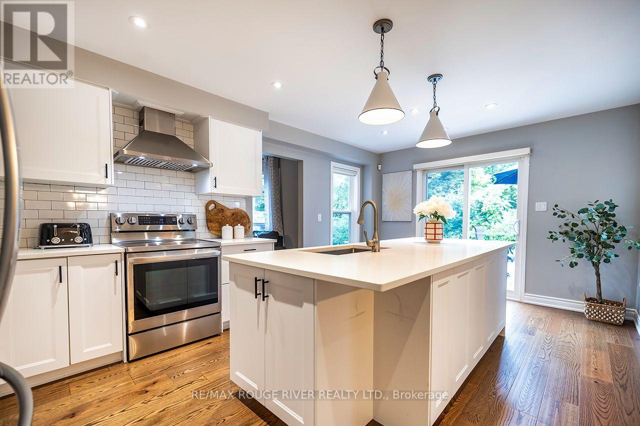 37 WYNDFIELD CRESCENT - 7