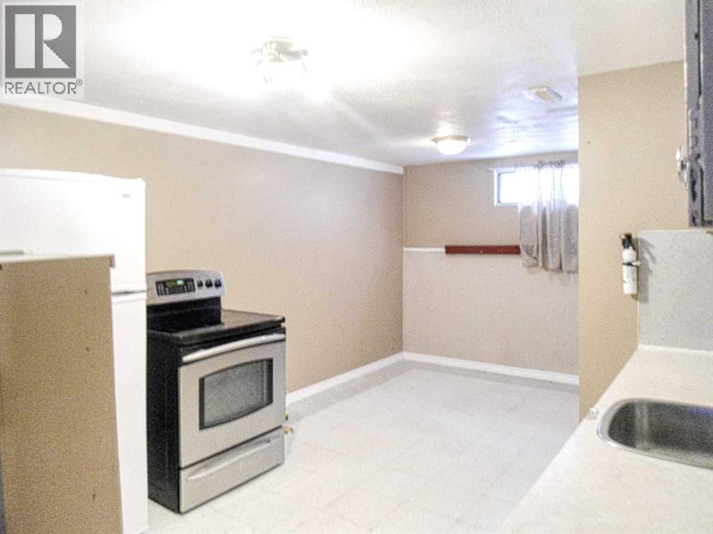 411 33 Avenue NE - 27