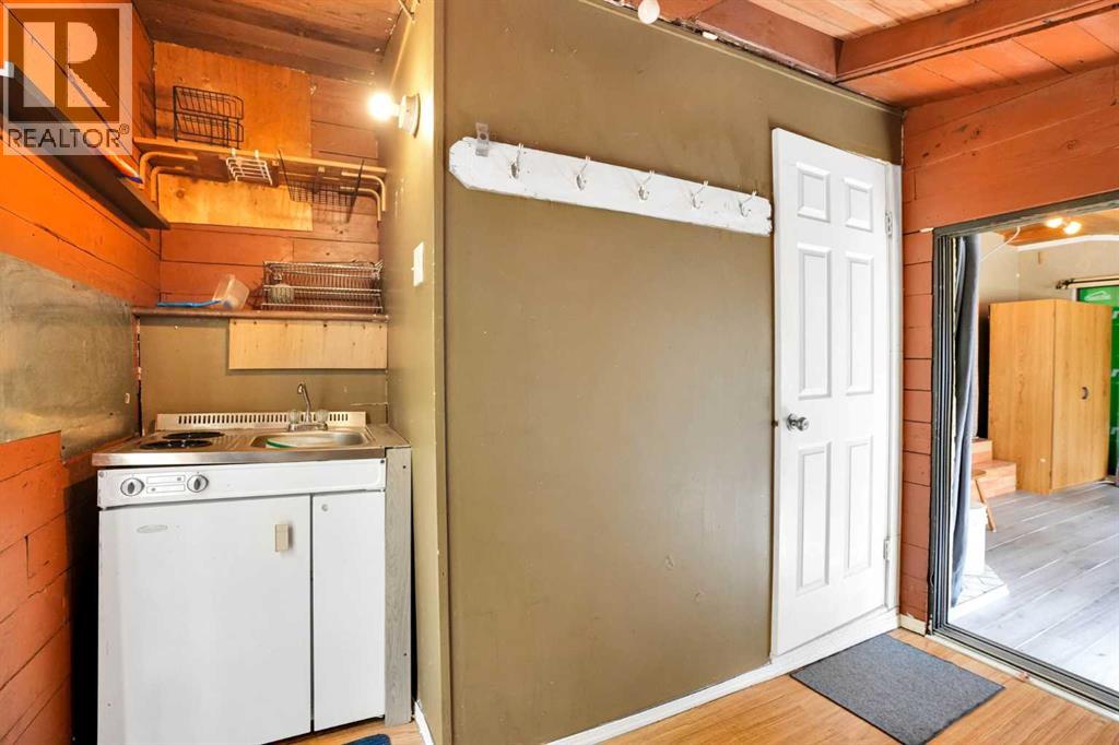 411 33 Avenue NE - 31