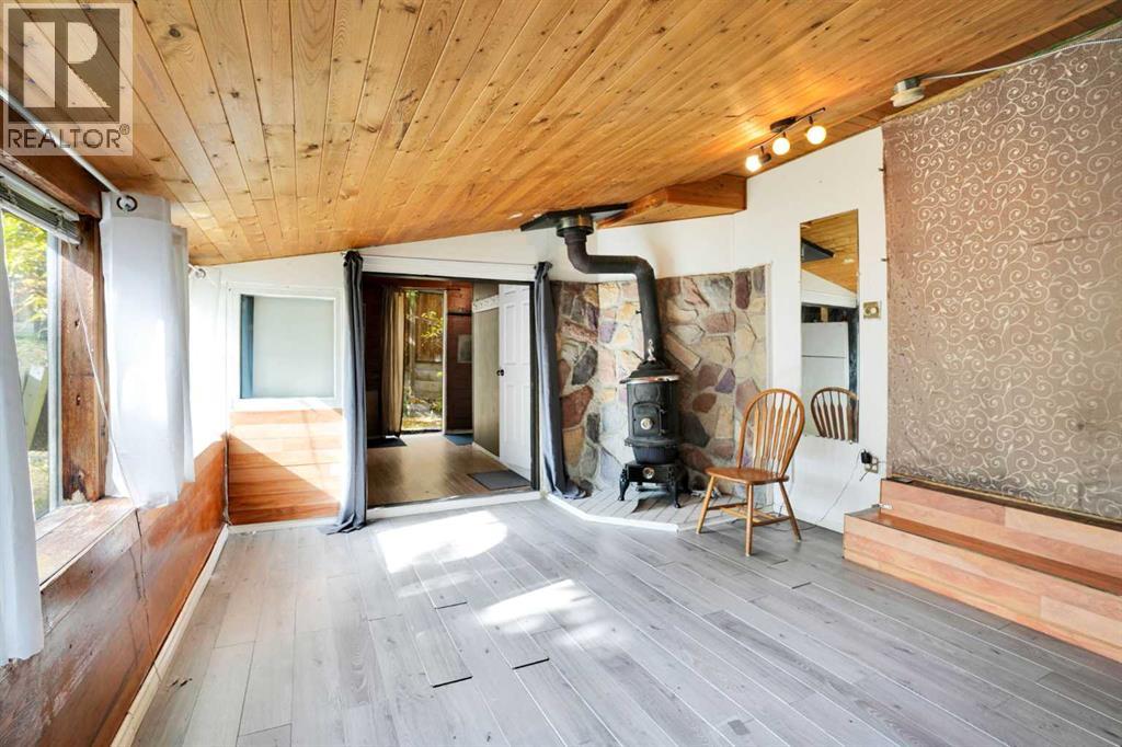 411 33 Avenue NE - 34