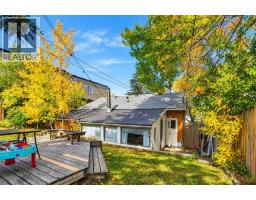 Kitchen - 411 33 Avenue Ne, Calgary, AB T2N2J2 Photo 7