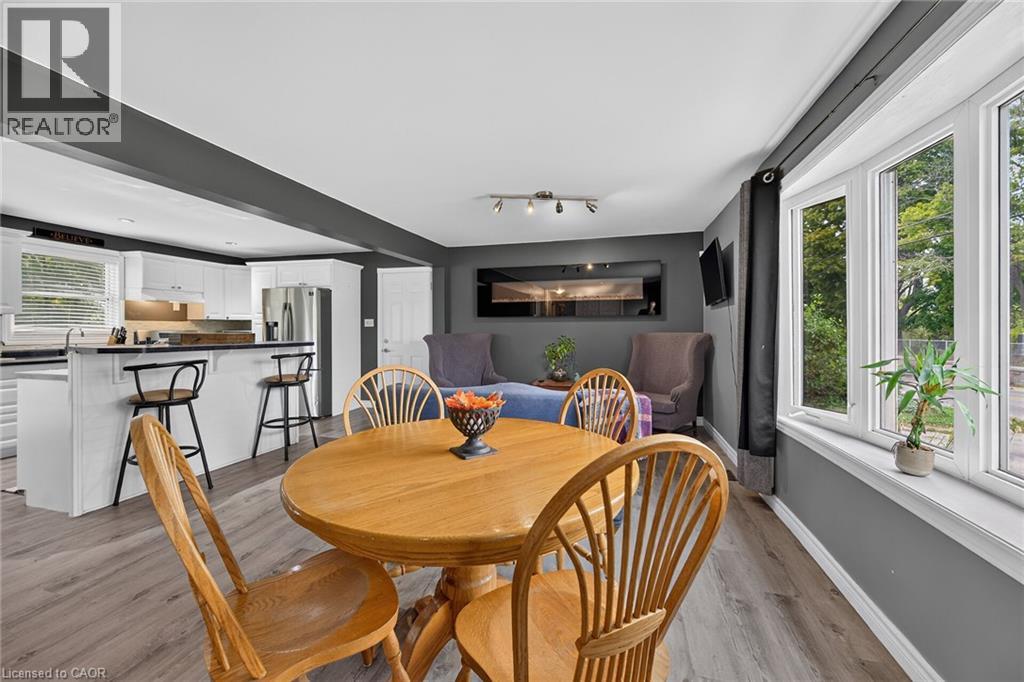 28 NELLES Street E - Image 10